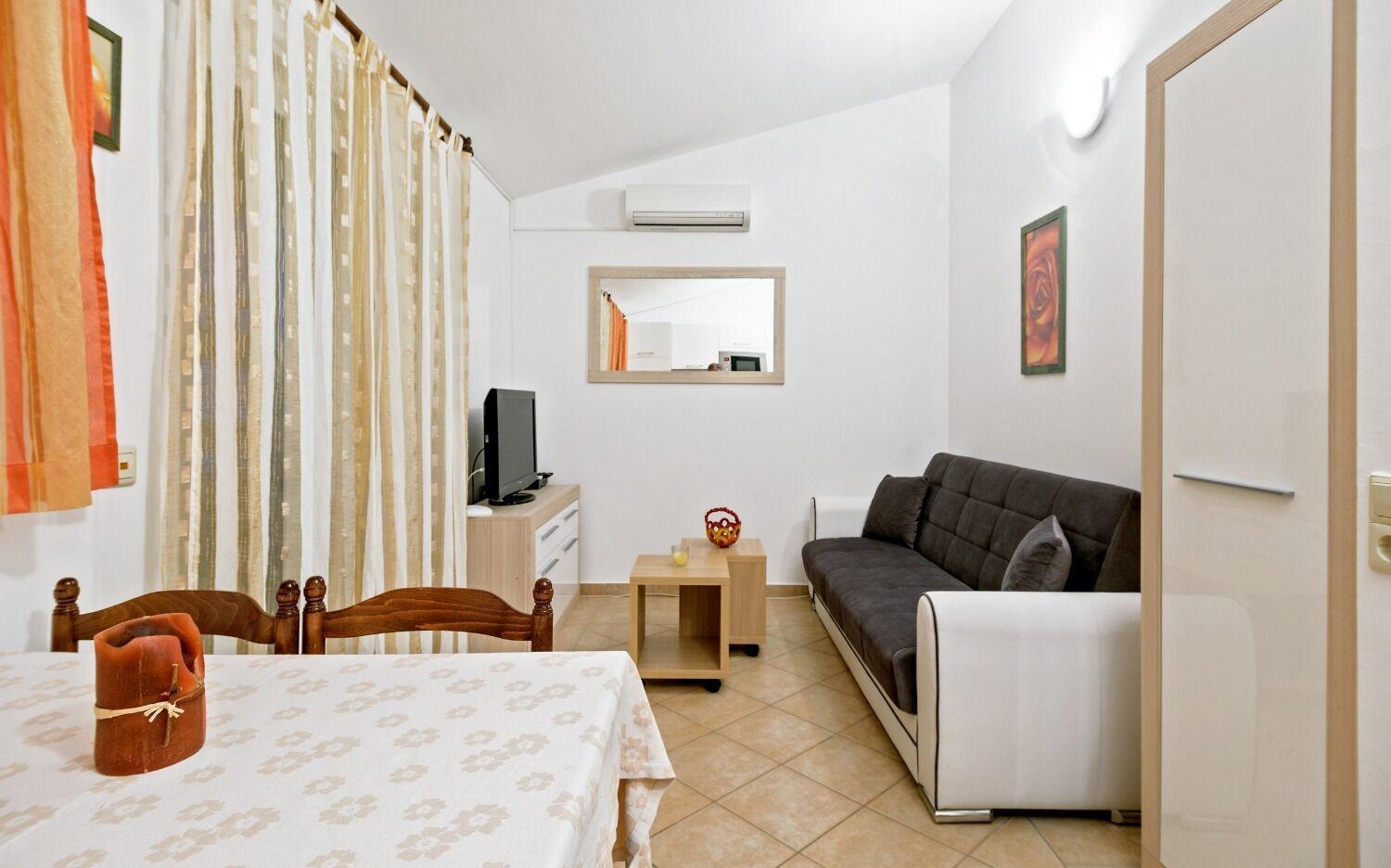 Apartments Bisernica-With Pool Ražanj Exterior foto